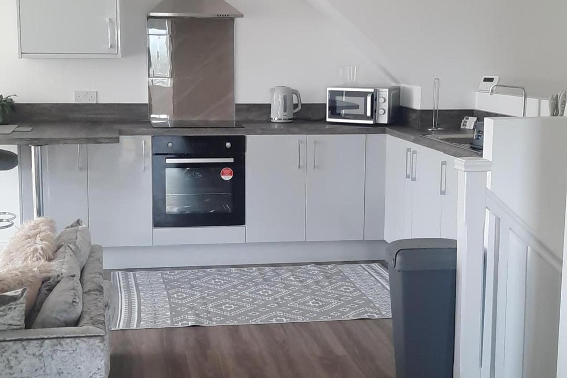 Lanarkshire Apartment- Views- Sleeps 4- Balcony Larkhall  Dış mekan fotoğraf